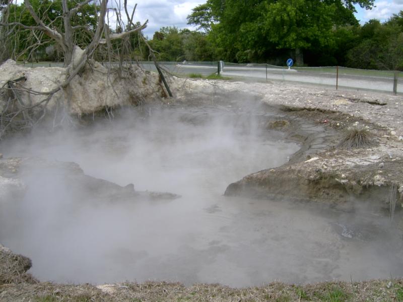  Phreatic eruption crater in downtown Rotorua